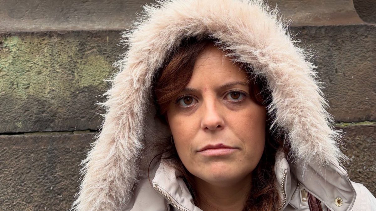 La europarlamentare Ilaria Salis nella sua visita alla casa circondariale di Napoli–Poggioreale