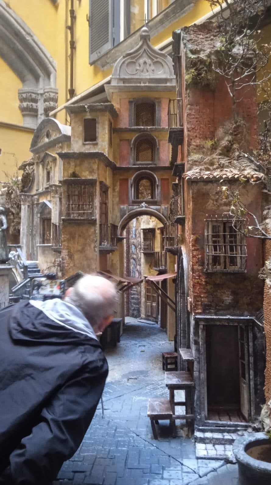 Il presepe gigante di via San Gregorio Armeno a Napoli dei Fratelli Capuano