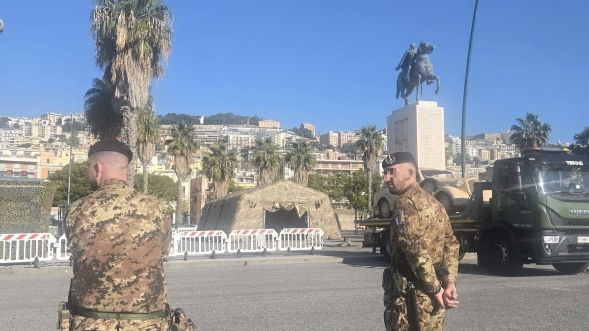 Il Villaggio dell’Esercito Italiano alla Rotonda Diaz / Foto Fanpage.it