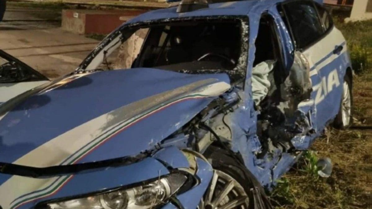 La volante incidentata a Torre del Greco