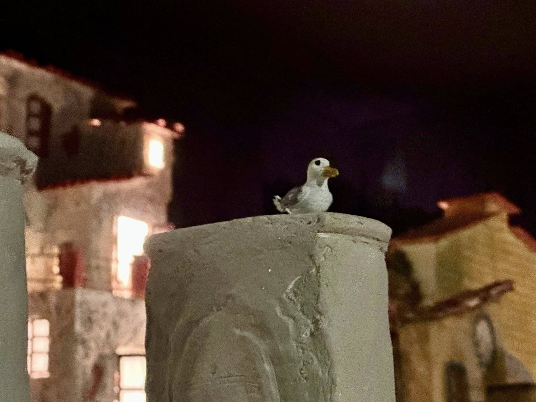 Un dettaglio delle colonne del Macellum ricostruito nel presepe