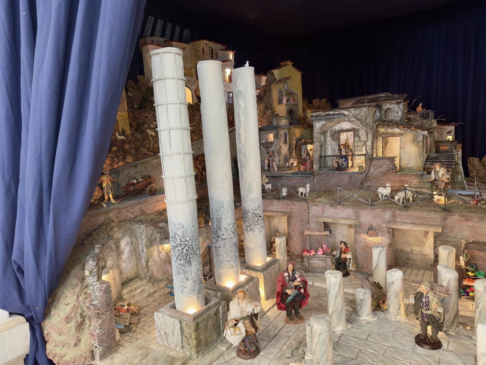 Le colonne del Macellum, a lungo creduto il tempio di Serapide