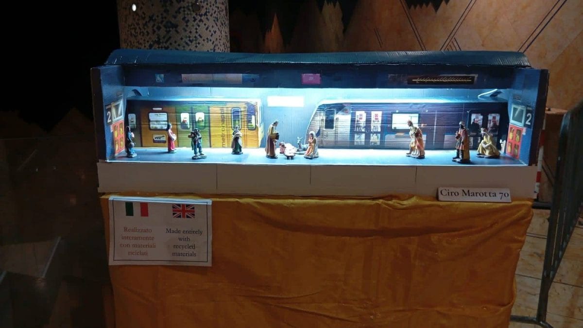 Il presepe all’interno della stazione Toledo della Linea 1 della metro