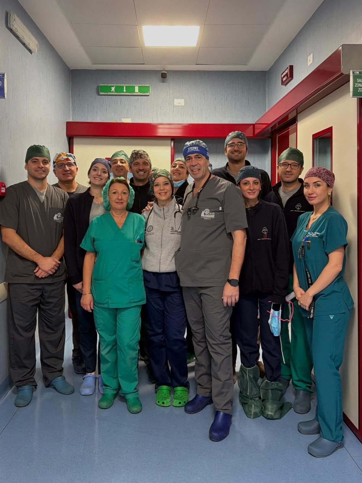 L’equipe medica del direttore dell’Unità Operativa Complessa prof. Giovanni Dell’Aversana Orabona