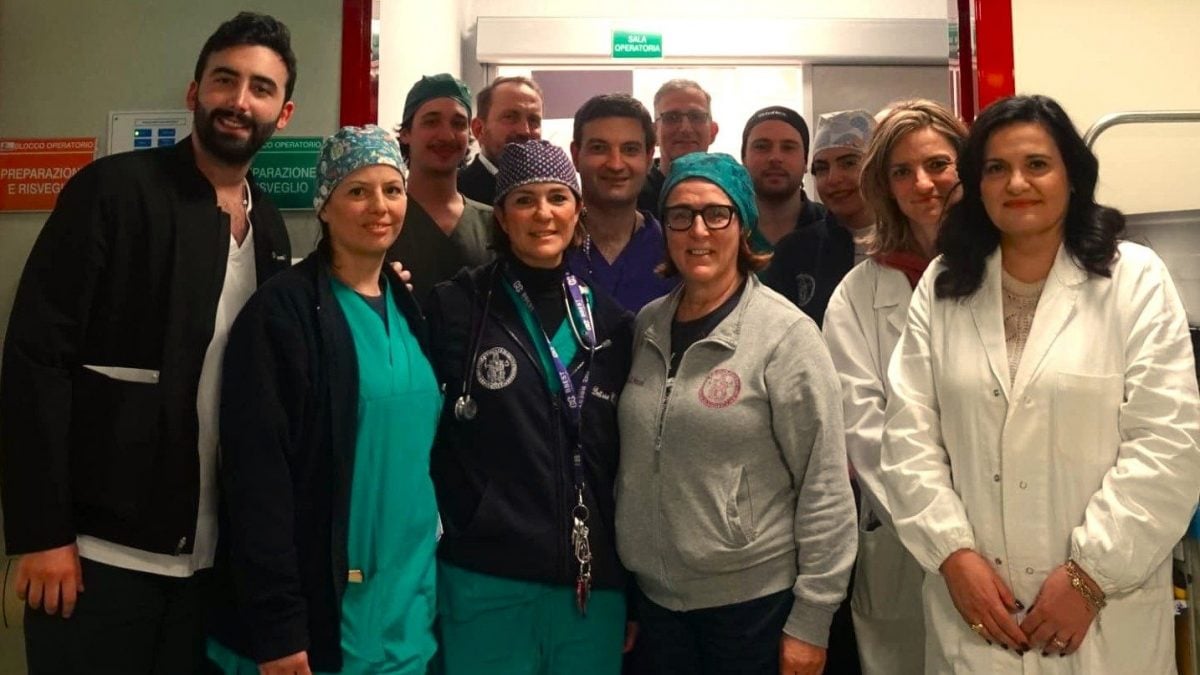 La foto dell’equipe medica che ha eseguito l’intervento