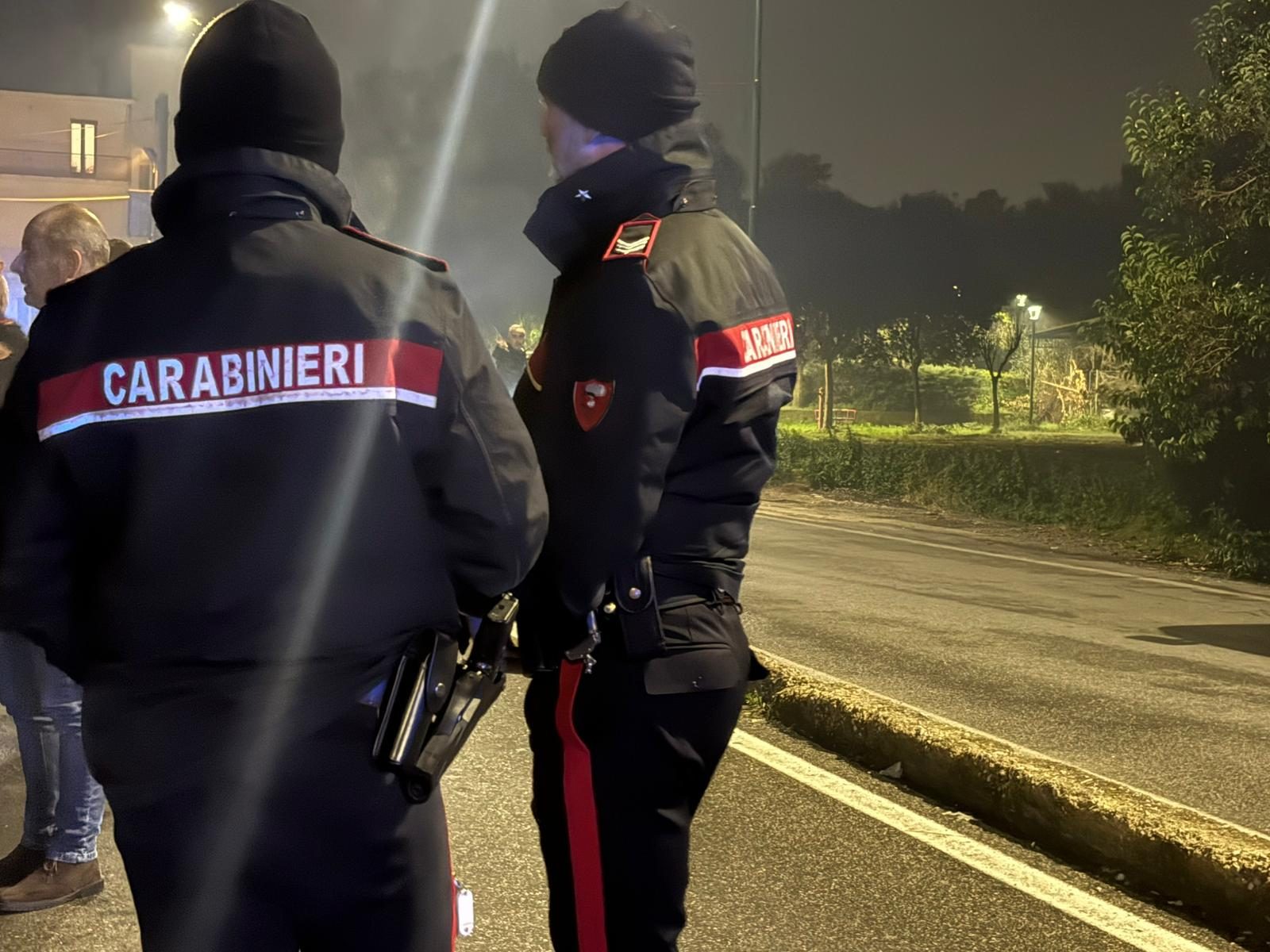 I carabinieri intervenuti a Scisciano, nel Napoletano, dopo l’agguato costato la vita ad un 48enne
