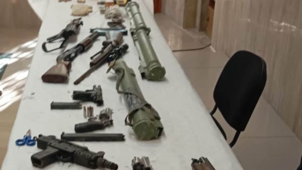 L’arsenale sequestrato dalla polizia a Caserta