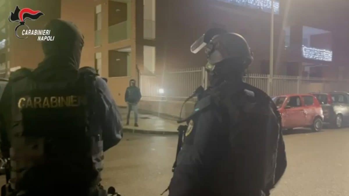 Il blitz per l’arresto di Antonio Aloia a Gricignano d’Aversa (Caserta)