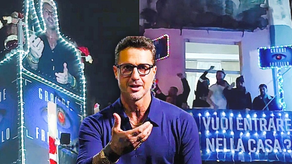 Fabrizio Corona e il balcone di Torre del Greco