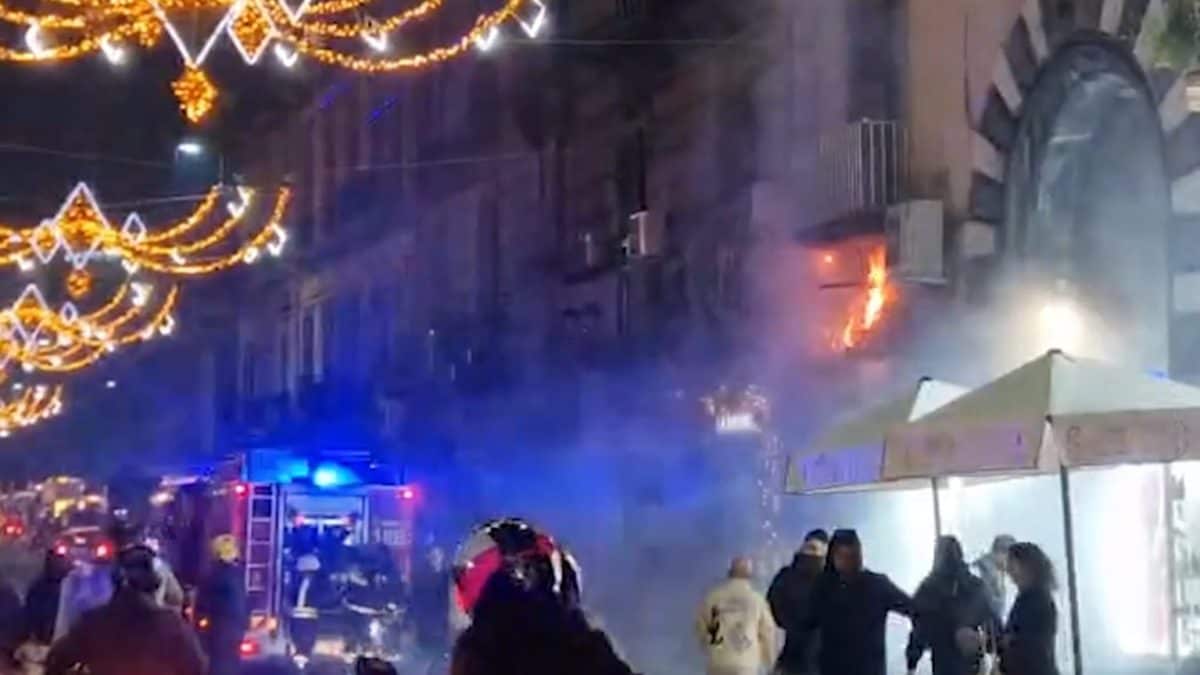 L’incendio in via Toledo