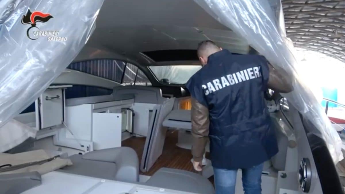Lo yacht sequestrato dai carabinieri