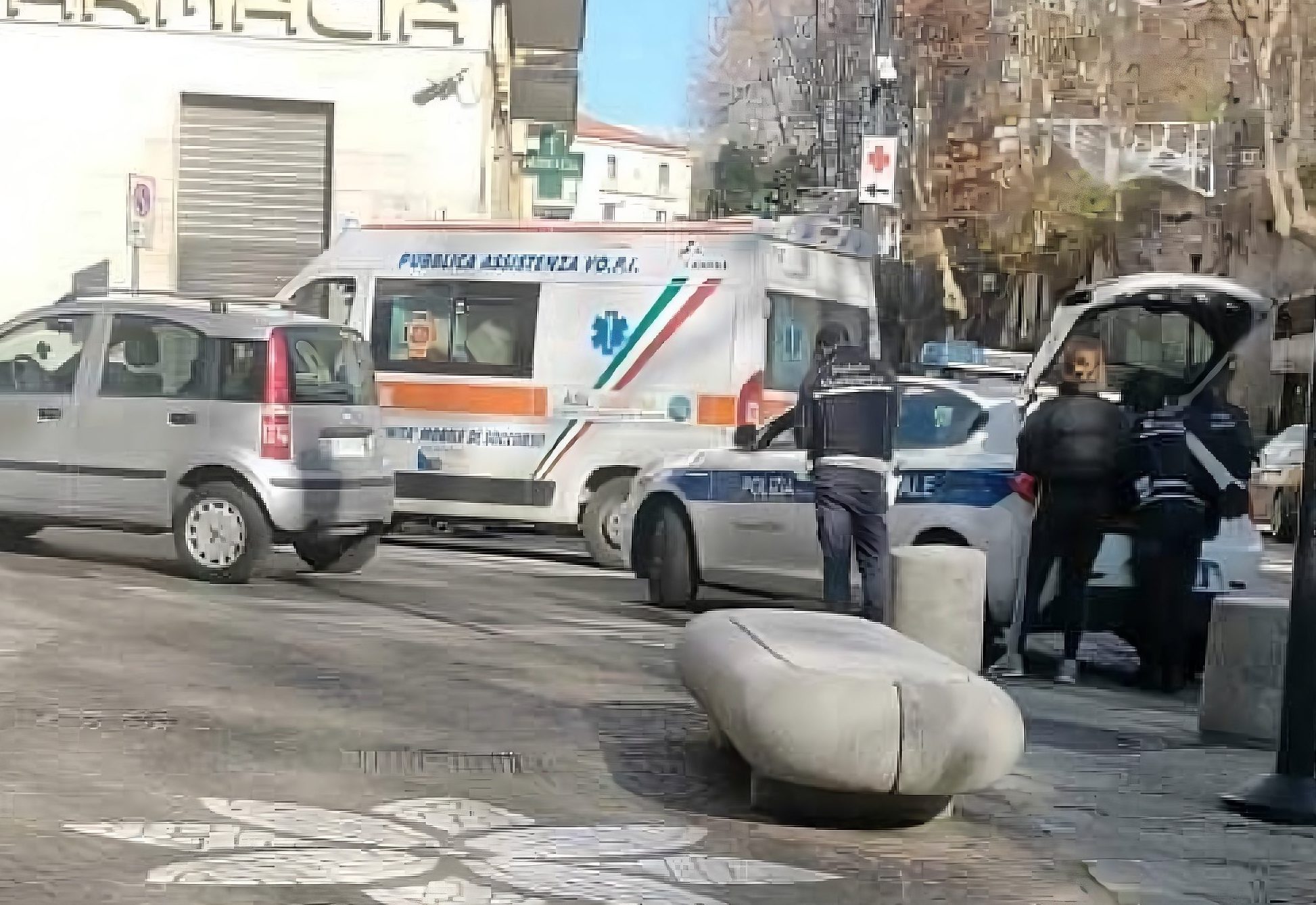 Investita mentre attraversa, donna ferita con trauma cranico e lesioni ...