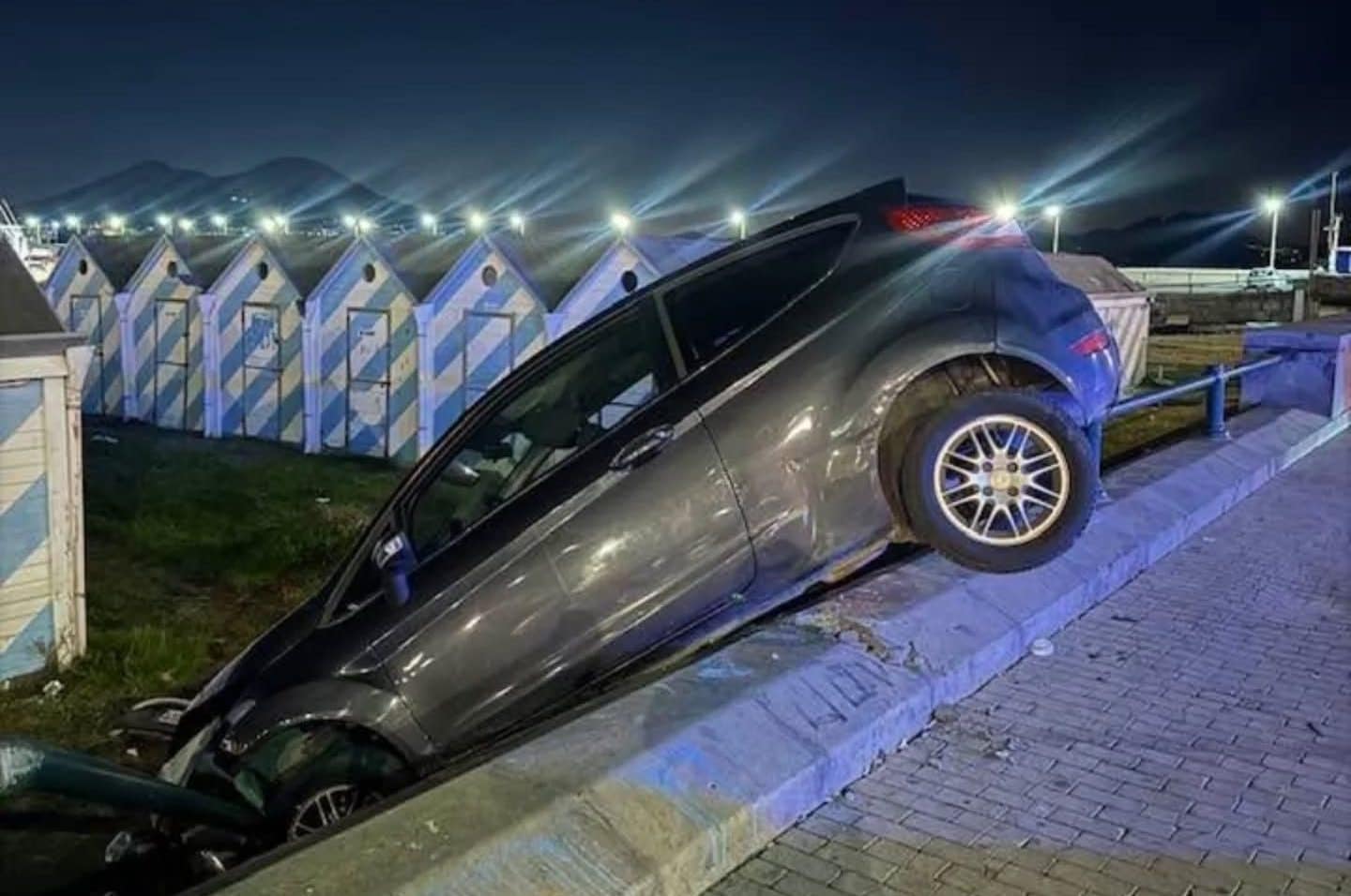 Foto di Francesco Emilio Borrelli (Avs)