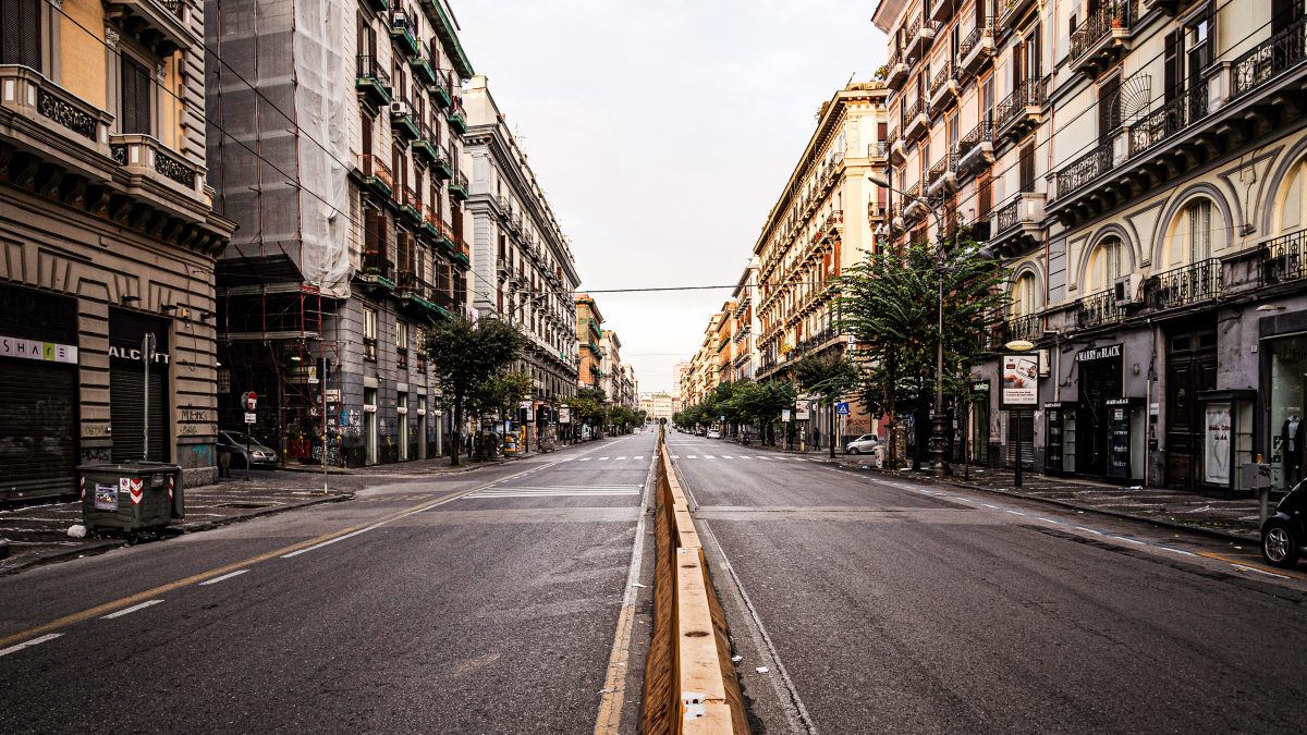 Corso Umberto I, il "rettifilo" di Napoli