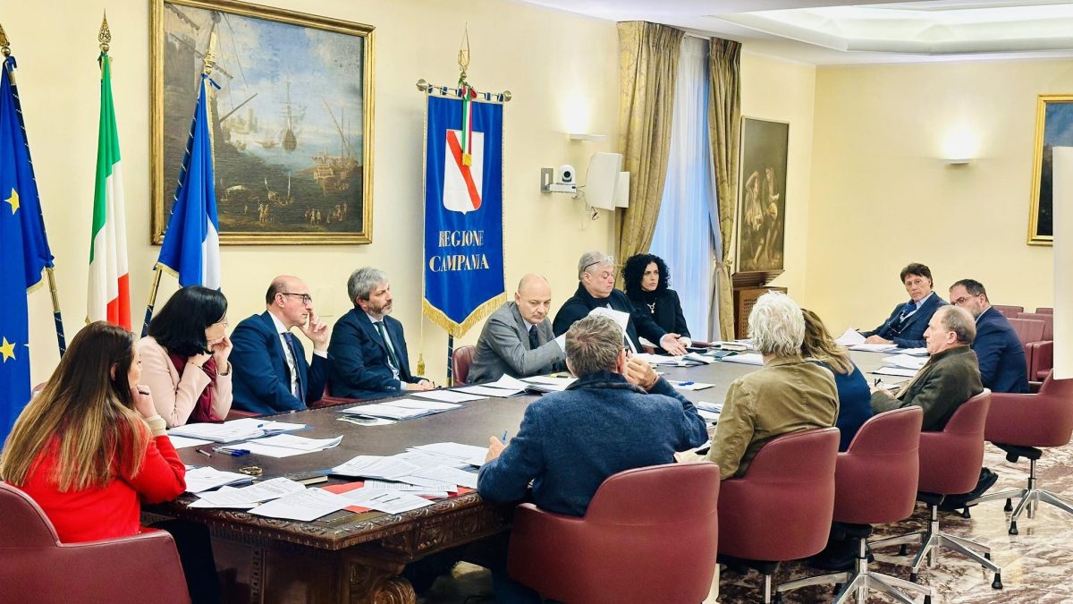 La giunta regionale della Campania convocata nella sala "De Sanctis" a Palazzo Santa Lucia