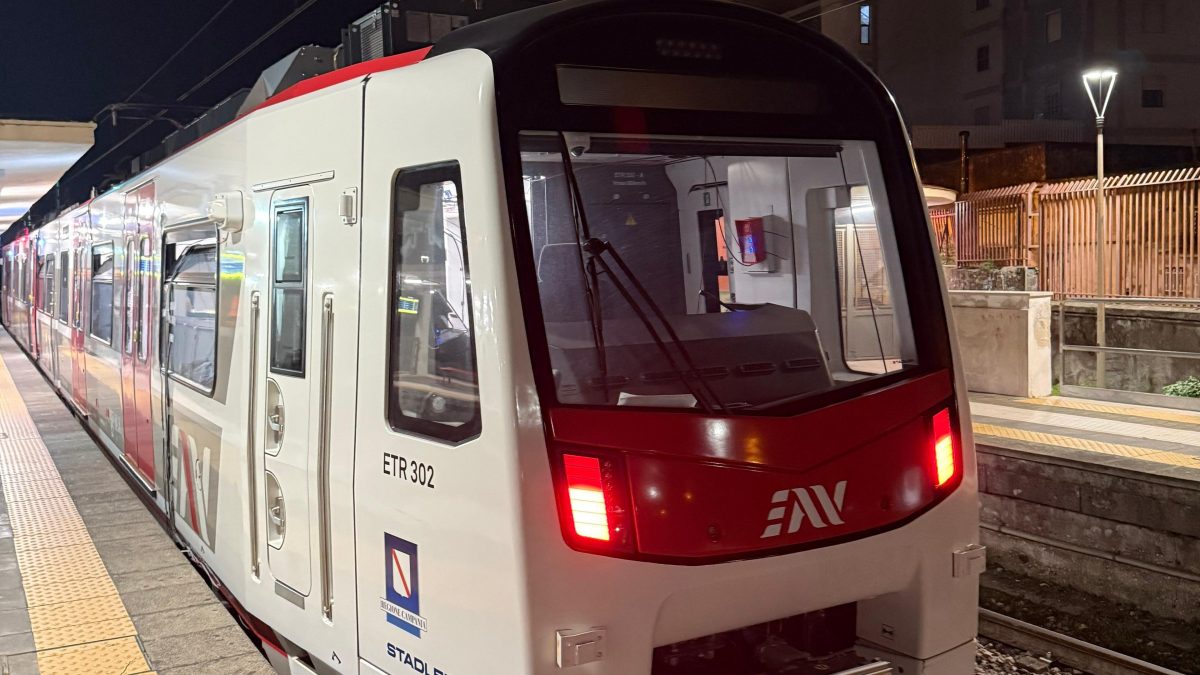 Il nuovo treno della Circumvesuviana