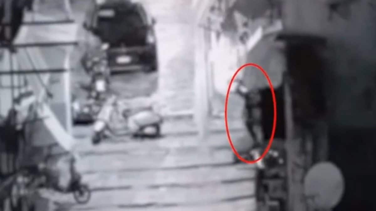 Frame delle registrazioni delle telecamere nelle indagini sulle truffe agli anziani