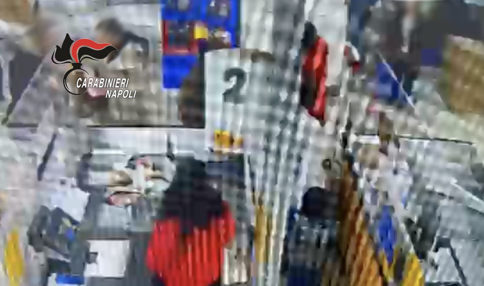 Il tentato rapimento prosegue anche all’interno del supemercato