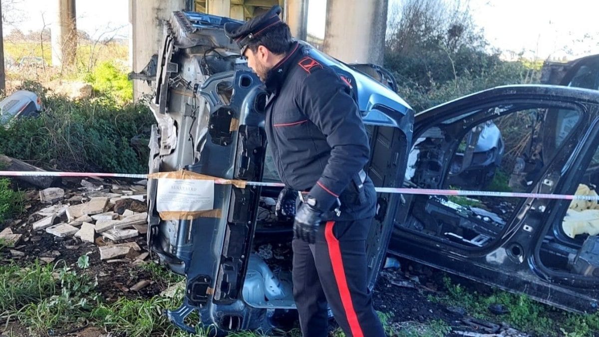 L’intervento dei carabinieri a Castel Volturno (Caserta)