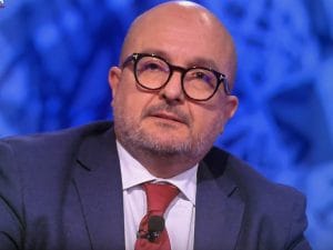 Gaffe di Sangiuliano a Piazzapulita su La7: “Per la frana di Sarno non fu fatto nulla da Bassolino e De Luca”. E dimentica Caldoro e Rastrelli