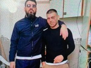 L’omicida del panettiere e il fratello trasferiti in altri carceri dopo la foto scattata in cella
