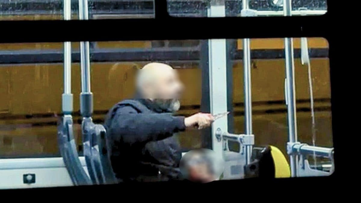 Antonio Meglio al momento dell’aggressione nel bus Anm