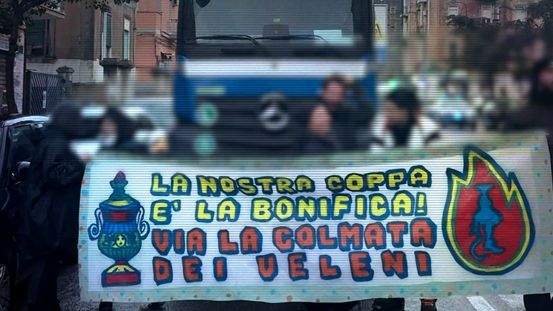 Una delle tante manifestazioni dei cittadini di Bagnoli contro il passaggio di camion