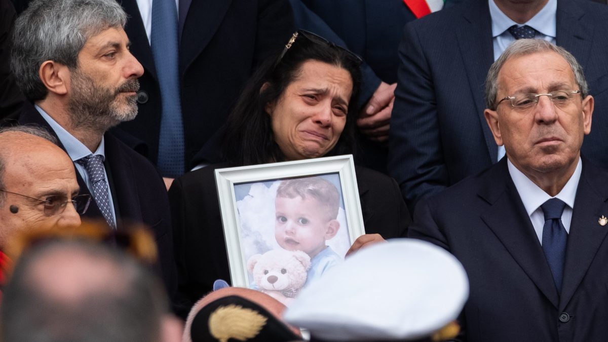 Mamma Patrizia Mercolino ai funerali del figlio