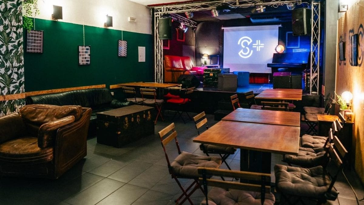 Una delle sale dello "Slash" al Vomero