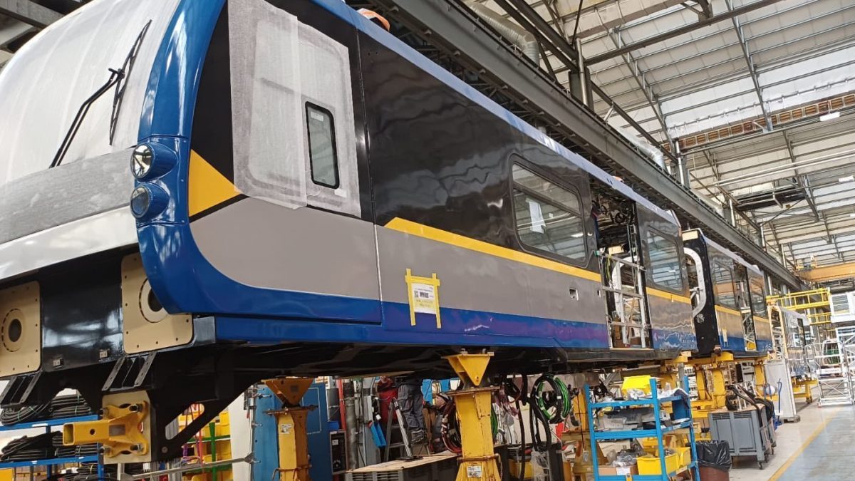 Il nuovo treno della metro Linea 6 in costruzione a Pistoia