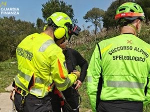 Turista si fa male durante un’escursione all’Osservatorio di Capri: salvata con l’elicottero