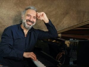 Concerto gratis di Stefano Bollani per il Maggio dei Monumenti a Napoli: Rotonda Diaz, il 31 maggio
