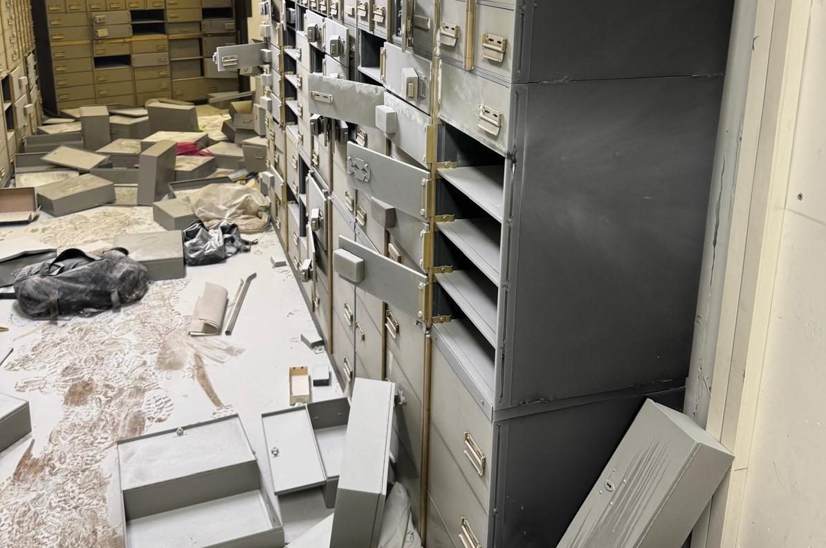 Le cassette svaligiate.