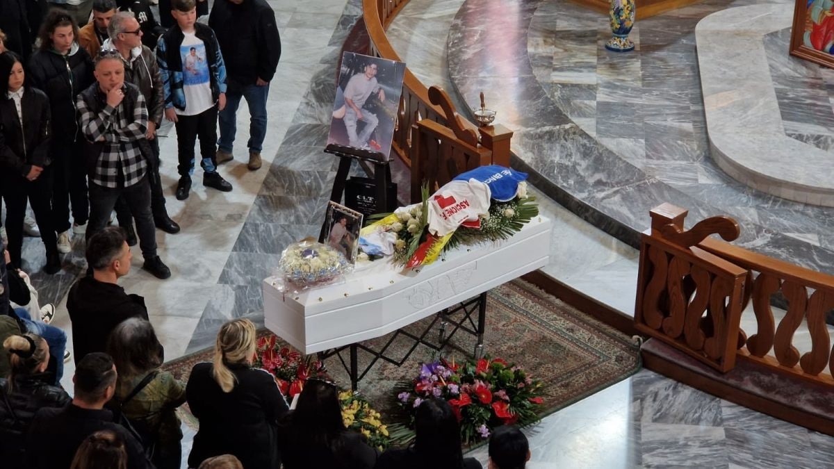 I funerali del giovane Fabio Ascione a Ponticelli, quartiere di Napoli