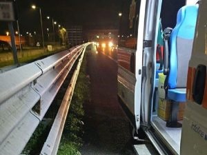 Furgone in panne, 58enne scende ed è vittima di incidente: taglio al capo, è gravissimo a Battipaglia