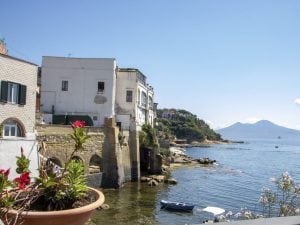 Le spiagge con il mare più pulito a Napoli e in Campania nel 2026, ok a Sorrento e Positano: dati Arpac