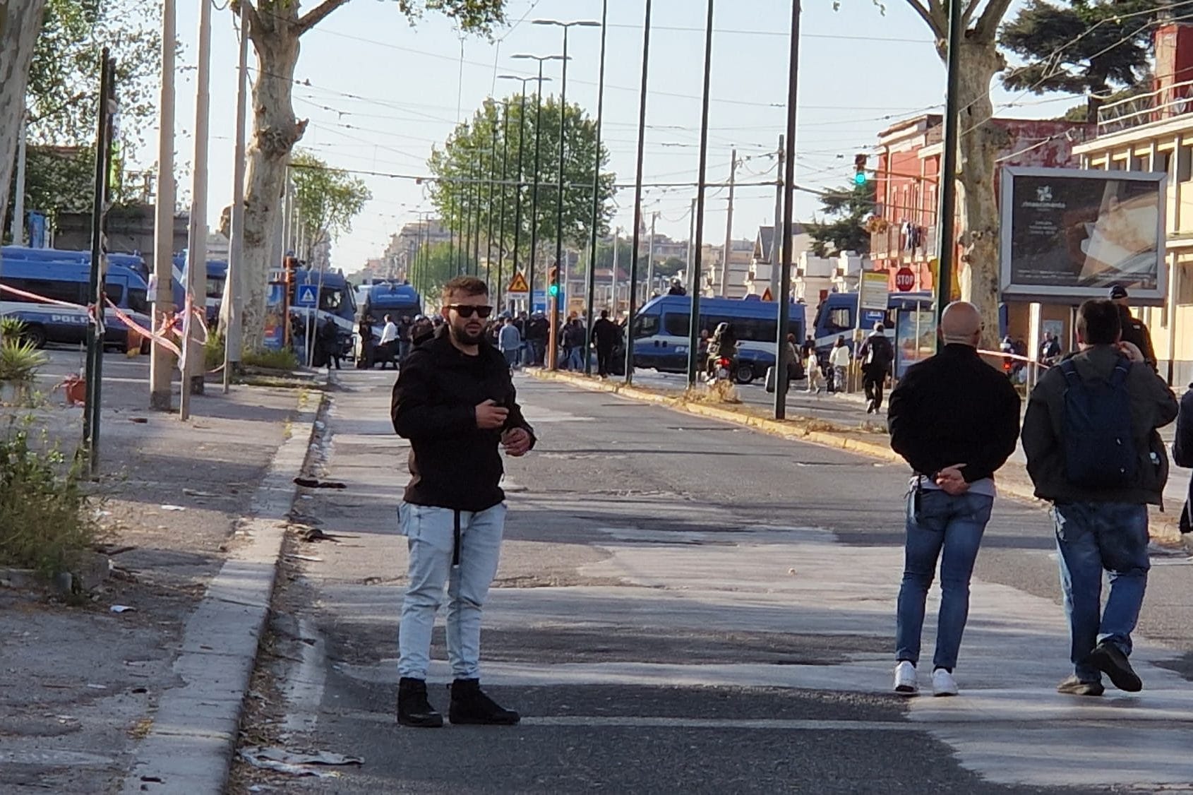 La contro–manifestazione anti–remigrazione a Napoli / Fanpage.it