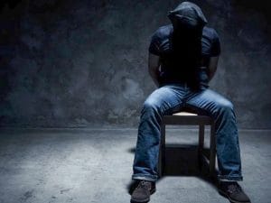 Unghia strappate, dita tagliate con la tronchese: così il clan Zagaria voleva convincere a pagare il pizzo