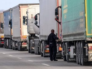 Protesta dei tir, camionista 55enne investito e ucciso sull’A1 mentre manifesta: incidente a San Nicola la Strada