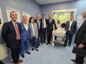 I tremori del Parkinson trattati senza bisturi: la terapia innovativa al Policlinico Vanvitelli