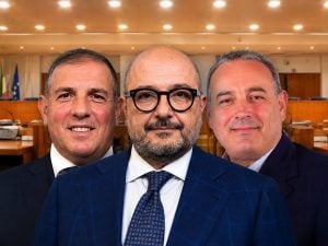 Un limite dello Statuto regionale campano costringe FdI, FI e Lega a scegliere quale commissione d’inchiesta avviare per prima