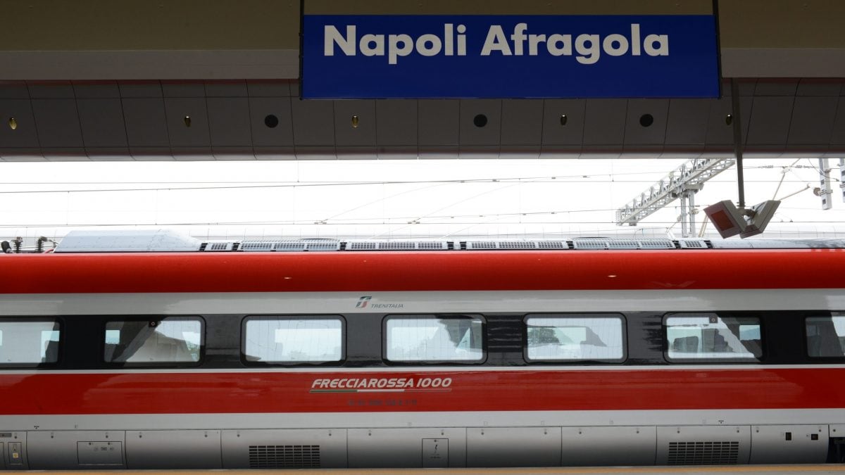Stazione di Napoli Afragola, treno Frecciarossa 1000 di Trenitalia