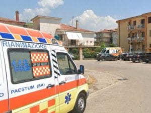 A Capaccio-Paestum due ambulanze vicine con la stessa targa: una era clonata, mezzo sequestrato