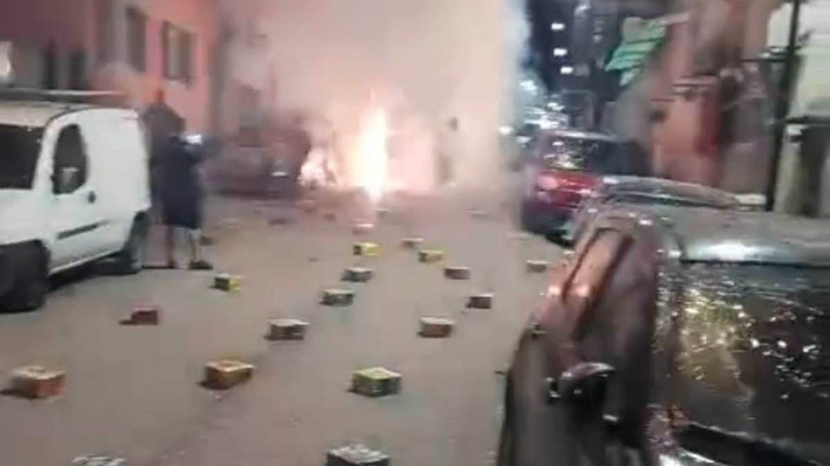 Un frame dai video dei fuochi d’artificio a Bagnoli