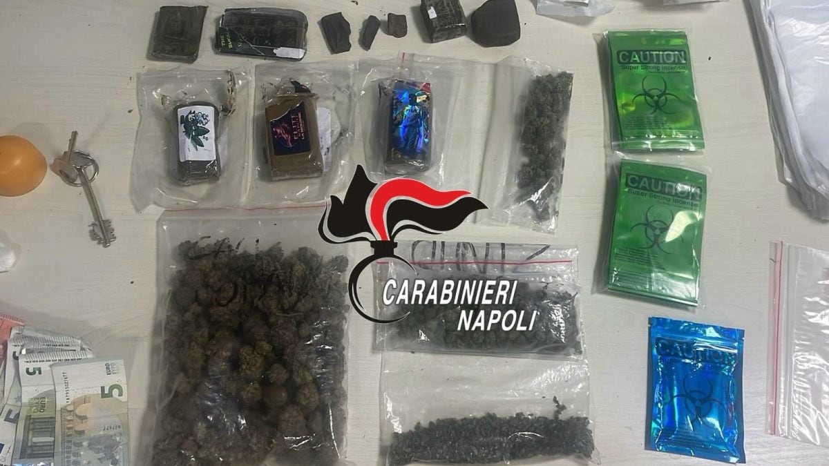 La droga sequestrata al Rione Traiano