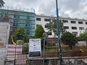 Rione Alto, l’ex scuola Mater Divinae Gratiae non c’è più: al suo posto appartamenti e parcheggio