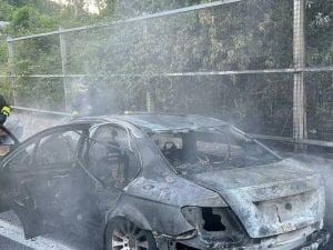 Incendi stradali e urbani a Catania e Napoli
