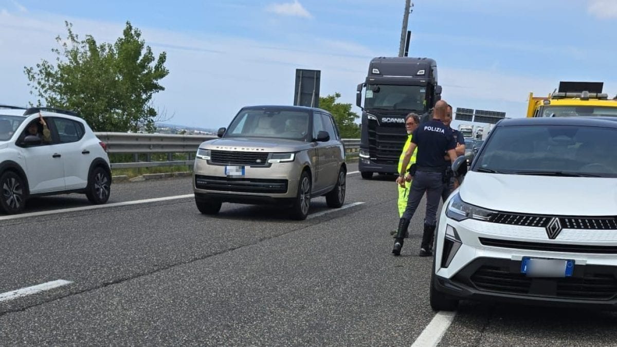 A2 Salerno-Reggio nel caos: scontro tra Eboli e Battipaglia, feriti
