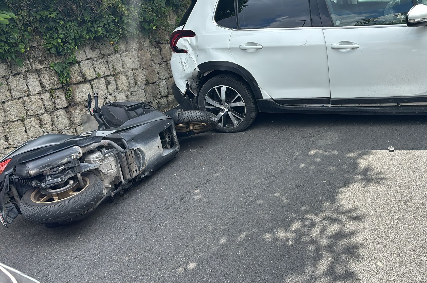 Incidente stradale in via Mandracchio / Fanpage.it