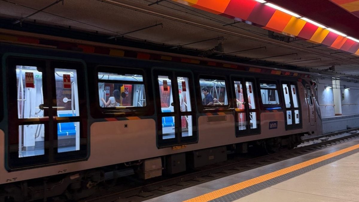 La metro Linea 1 di Centro Direzionale / Fanpage.it